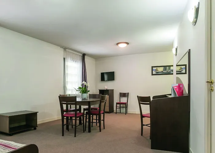 Appart'city Classic Centre Apartahotel 3*